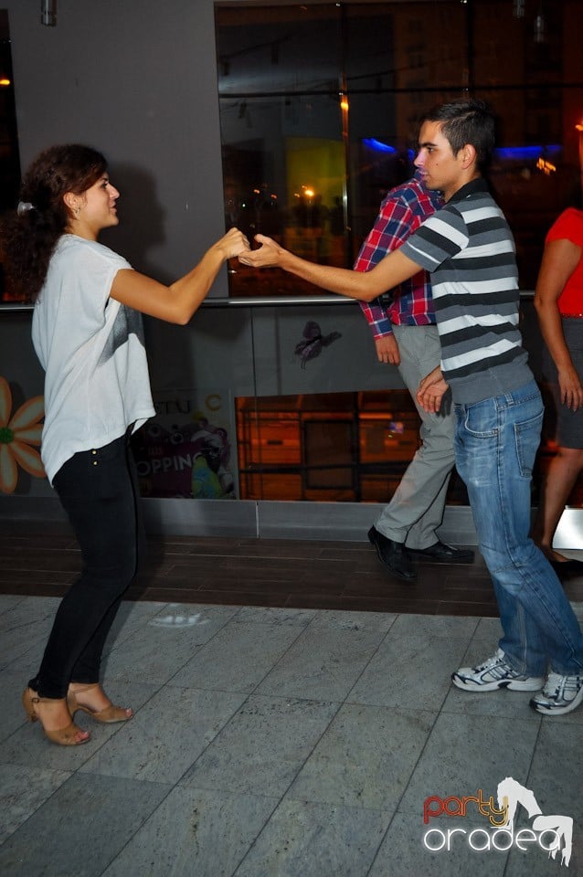 Seară de dans în Blondy's, 