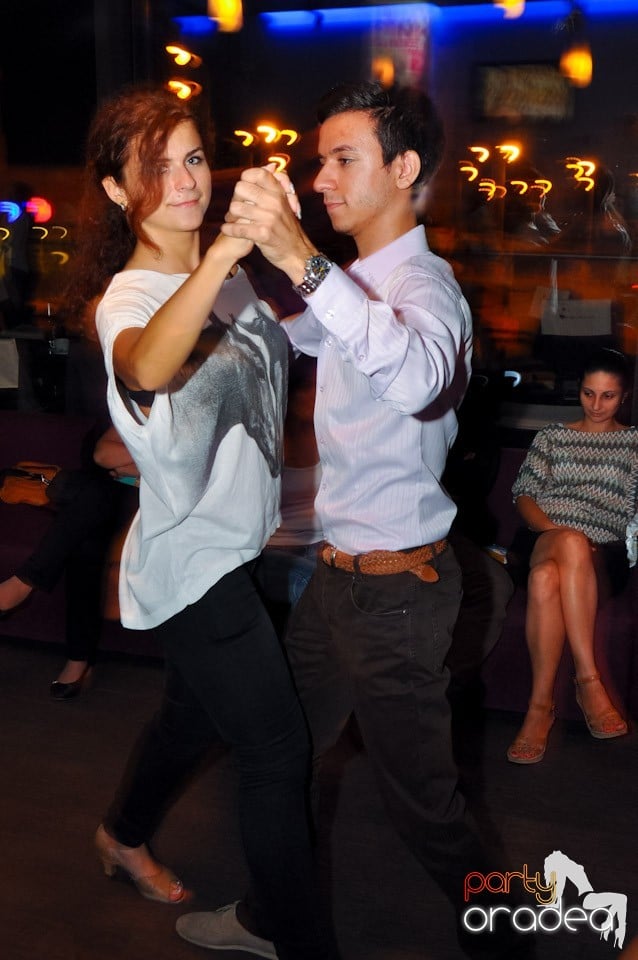 Seară de dans în Blondy's, 