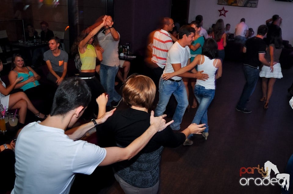 Seară de dans în Blondy's, 