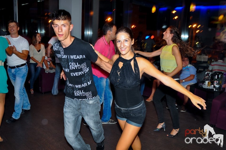 Seară de dans în Blondy's, 