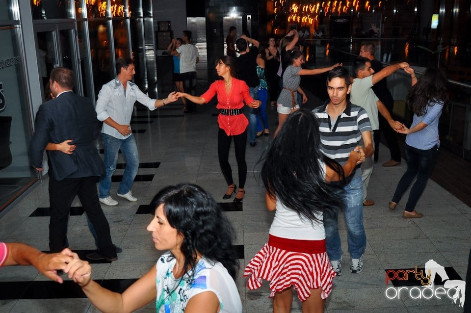 Seară de dans în Blondy's, 