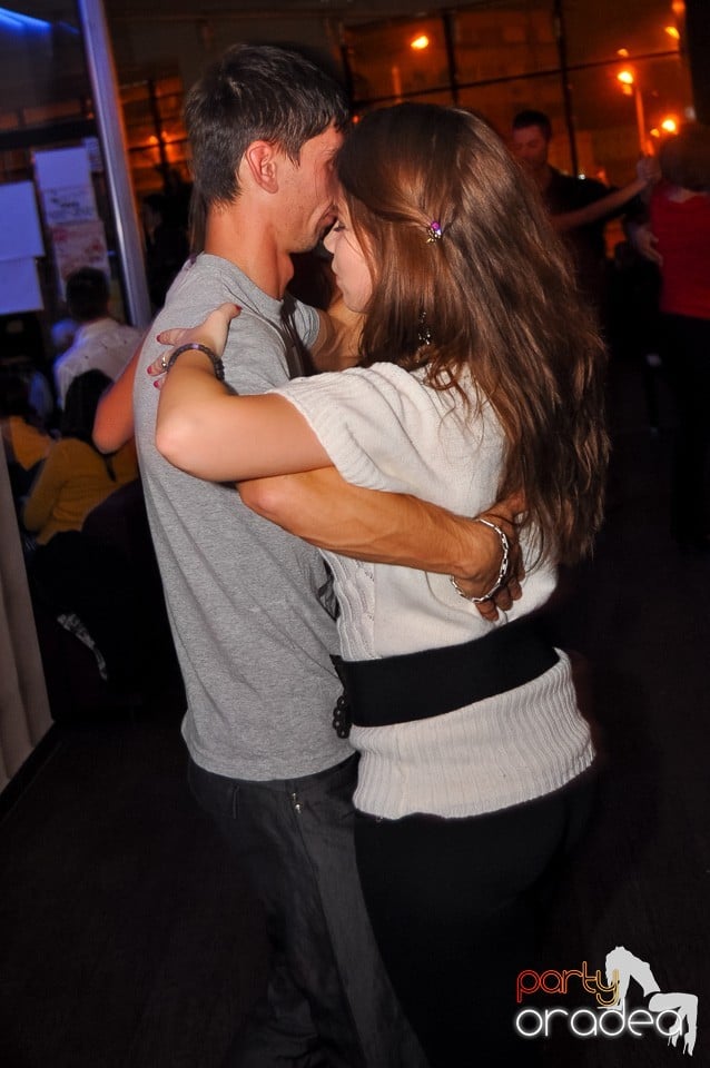 Seară de dans în Blondy's, 