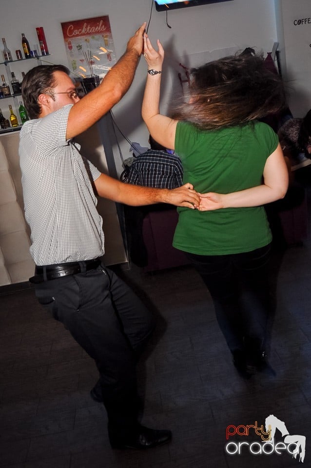 Seară de dans în Blondy's, 