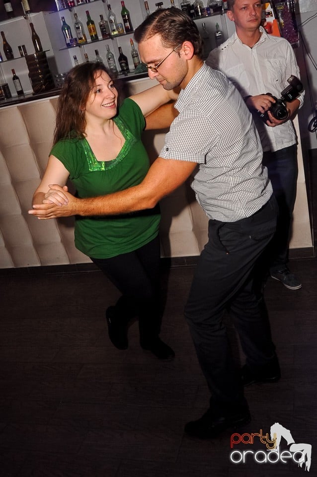 Seară de dans în Blondy's, 