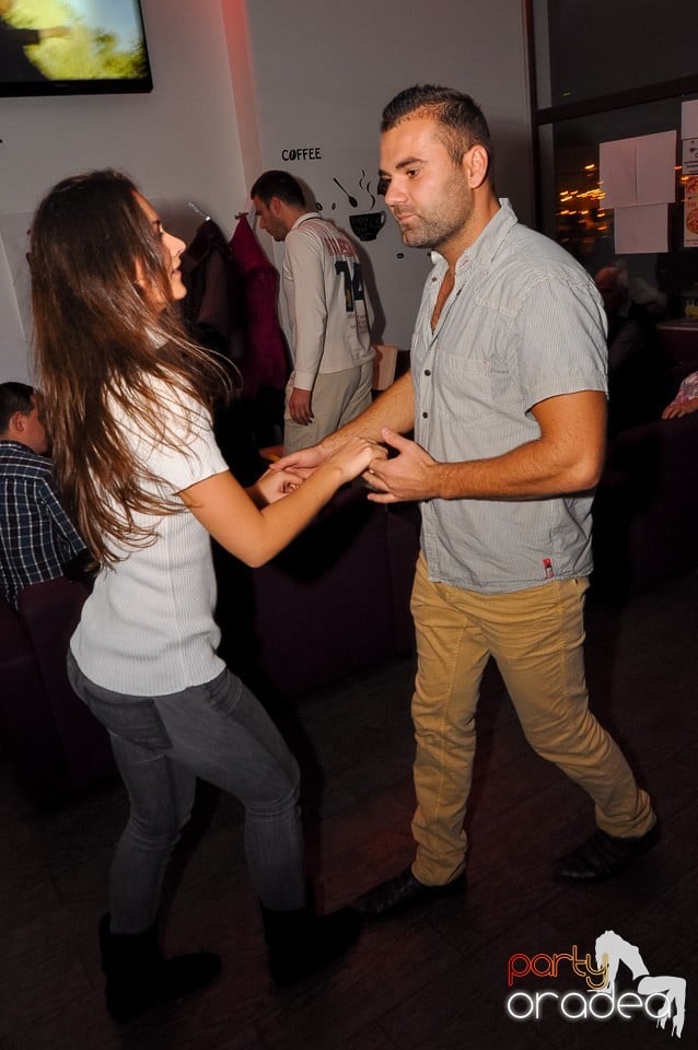 Seară de dans în Blondy's, 