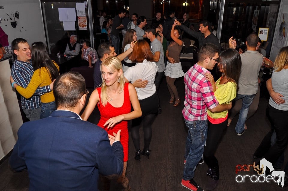 Seară de dans în Blondy's, 