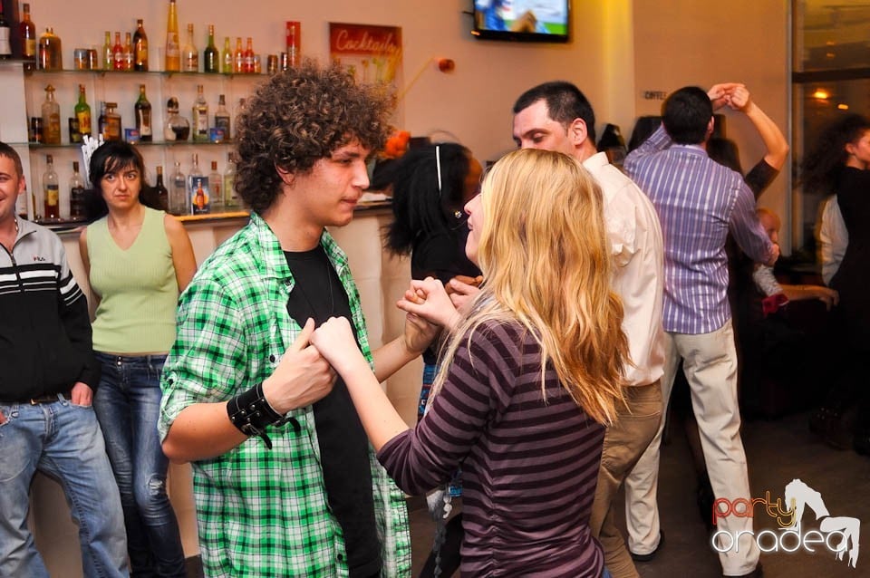 Seară de dans în Blondy's, 