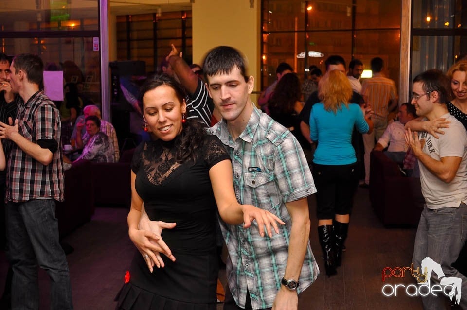 Seară de dans în Blondy's, 