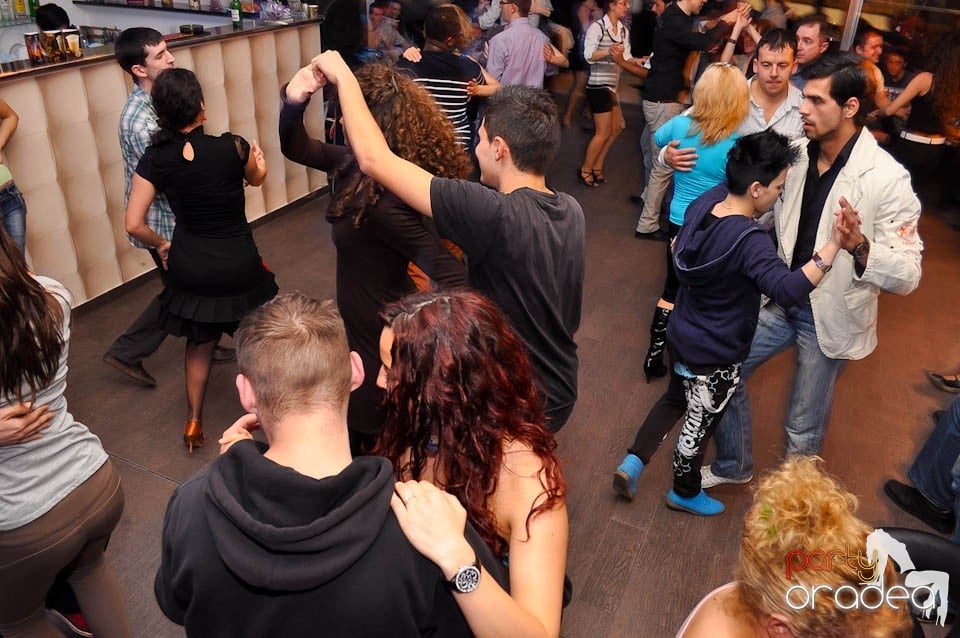 Seară de dans în Blondy's, 