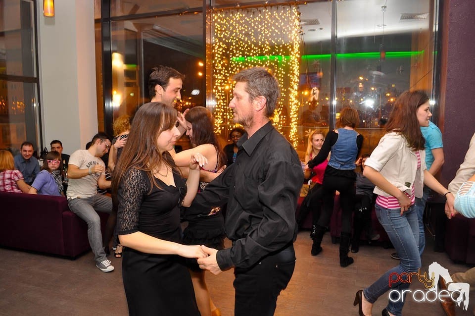 Seară de dans în Blondy's, 