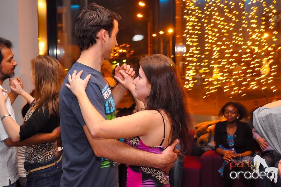 Seară de dans în Blondy's, 