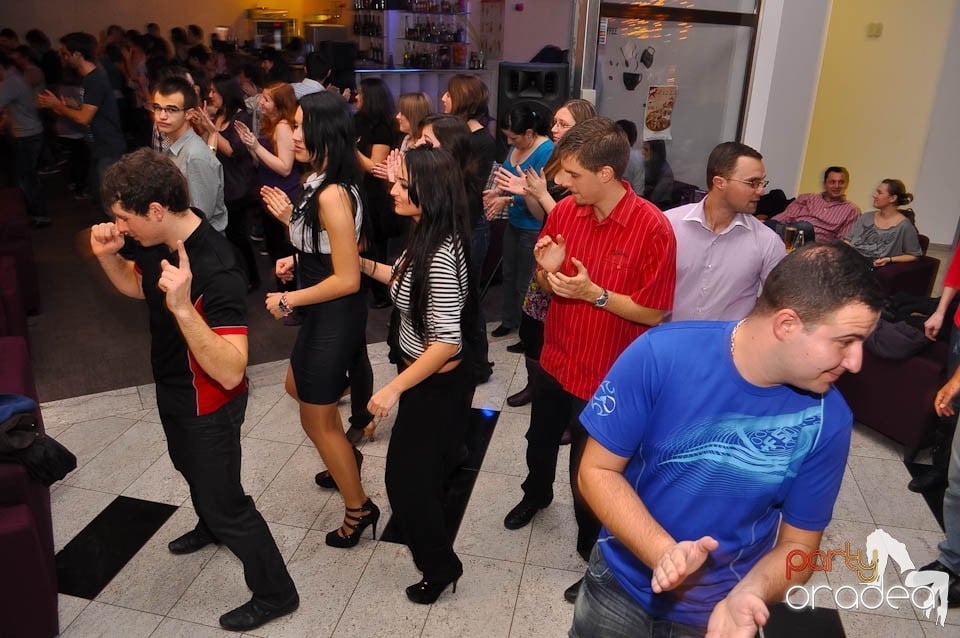 Seară de dans în Blondy's, 