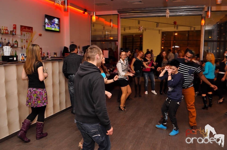 Seară de dans în Blondy's, 