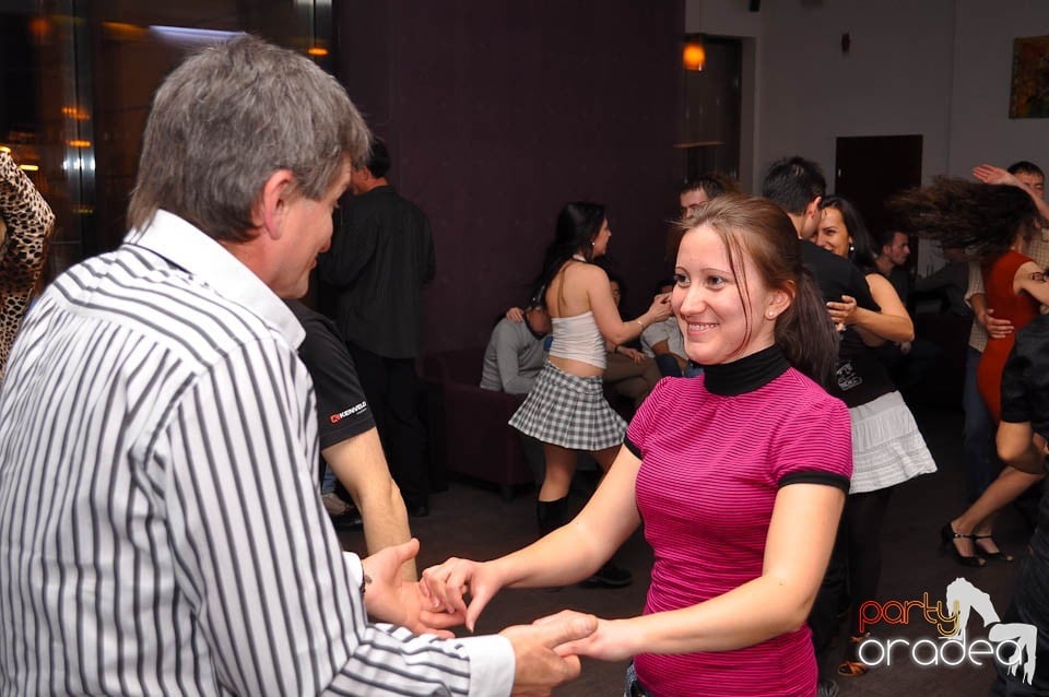 Seară de dans în Blondy's, 