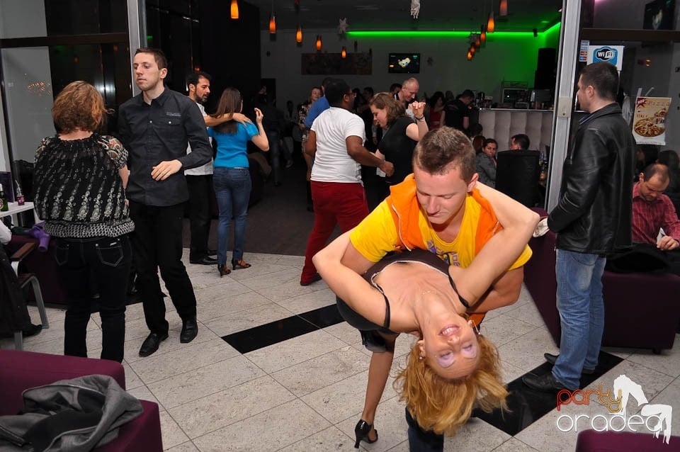 Seară de dans în Blondy's, 