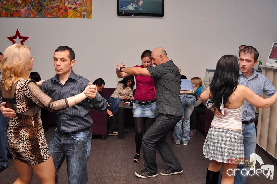 Seară de dans în Blondy's, 