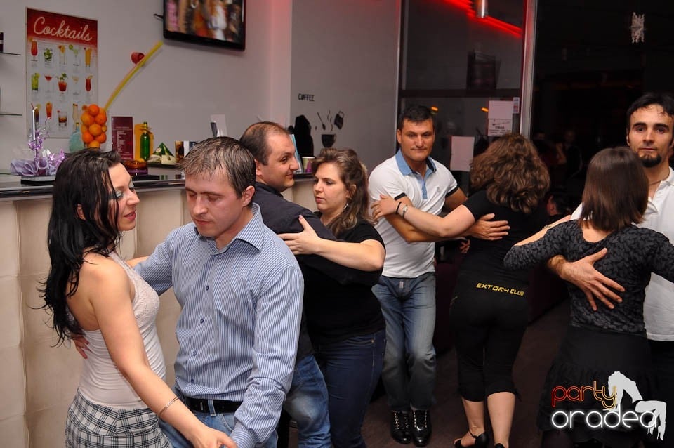 Seară de dans în Blondy's, 