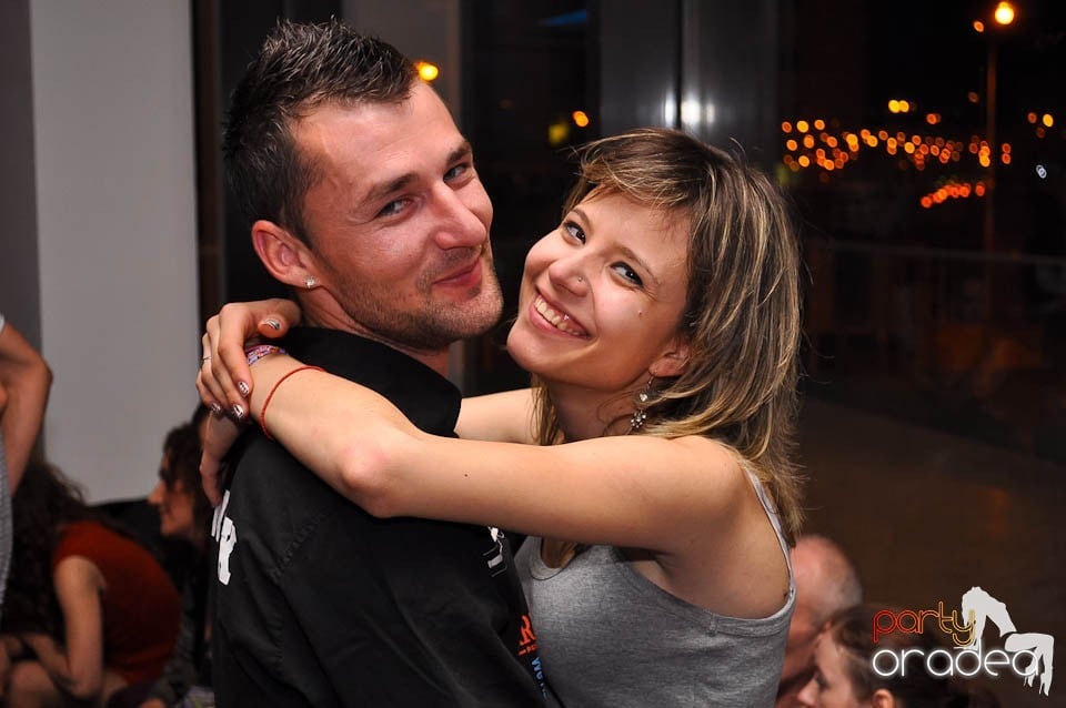 Seară de dans în Blondy's, 