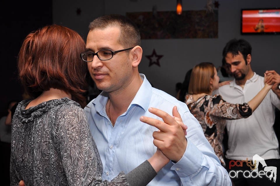 Seară de dans în Blondy's, 