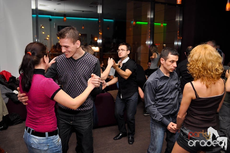 Seară de dans în Blondy's, 