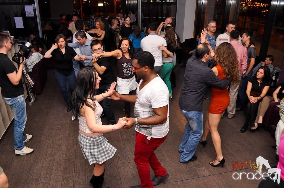 Seară de dans în Blondy's, 