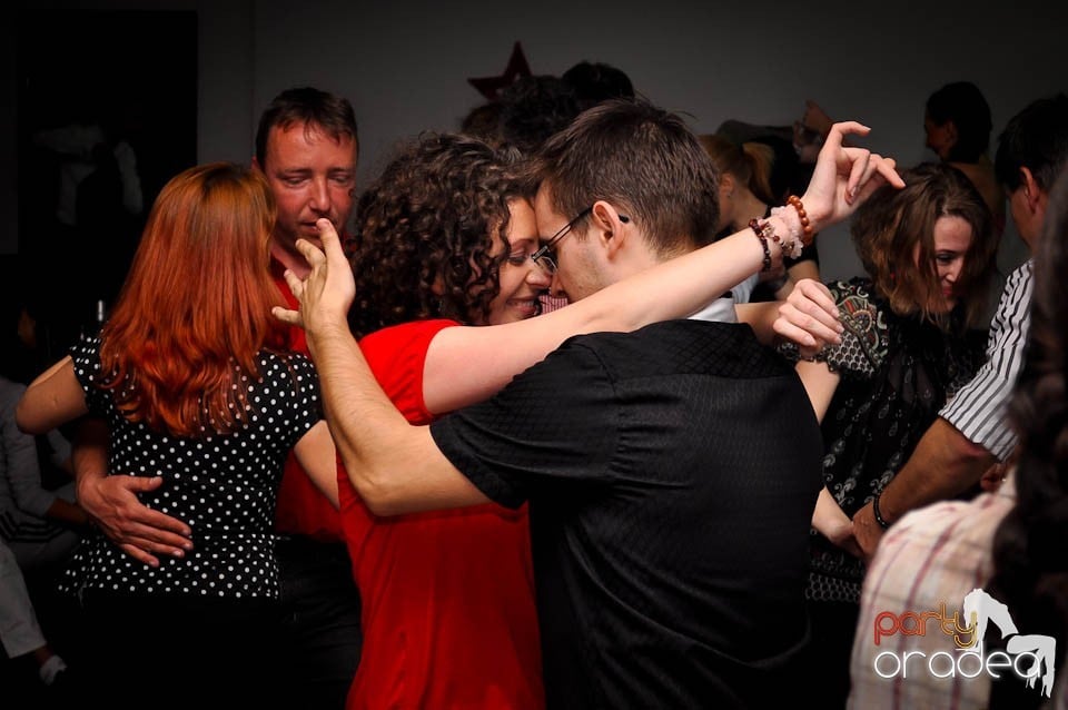 Seară de dans în Blondy's, 