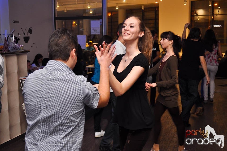 Seară de dans în Blondy's, 