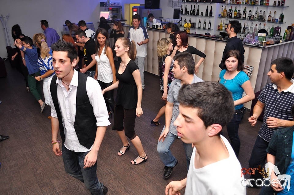 Seară de dans în Blondy's, 