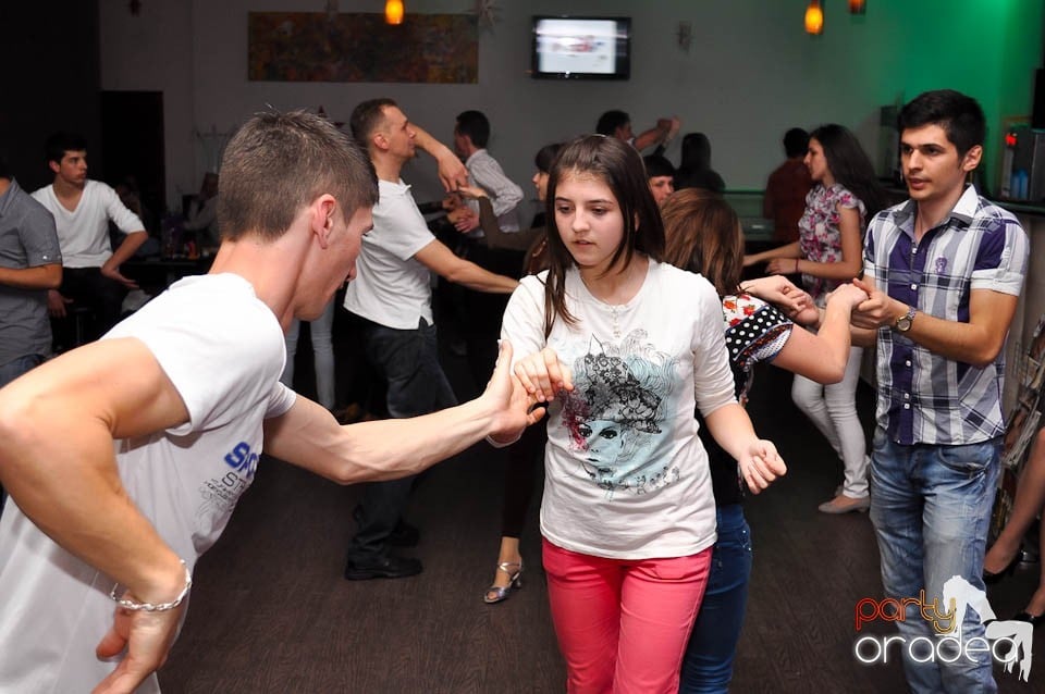 Seară de dans în Blondy's, 