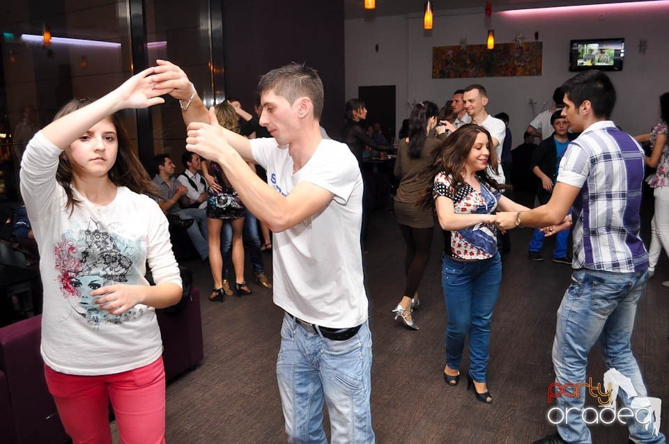 Seară de dans în Blondy's, 