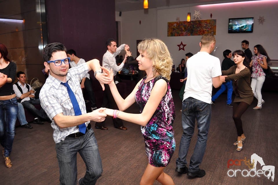 Seară de dans în Blondy's, 