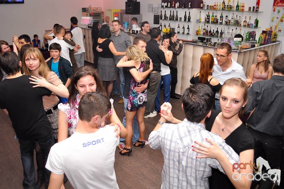 Seară de dans în Blondy's, 