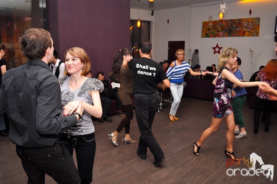 Seară de dans în Blondy's, 