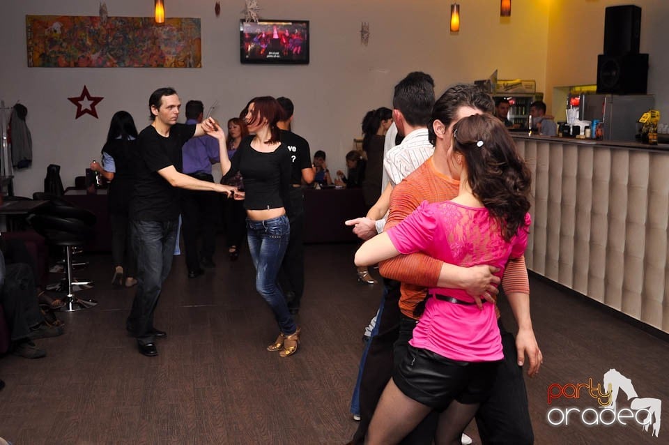 Seară de dans în Blondy's, 