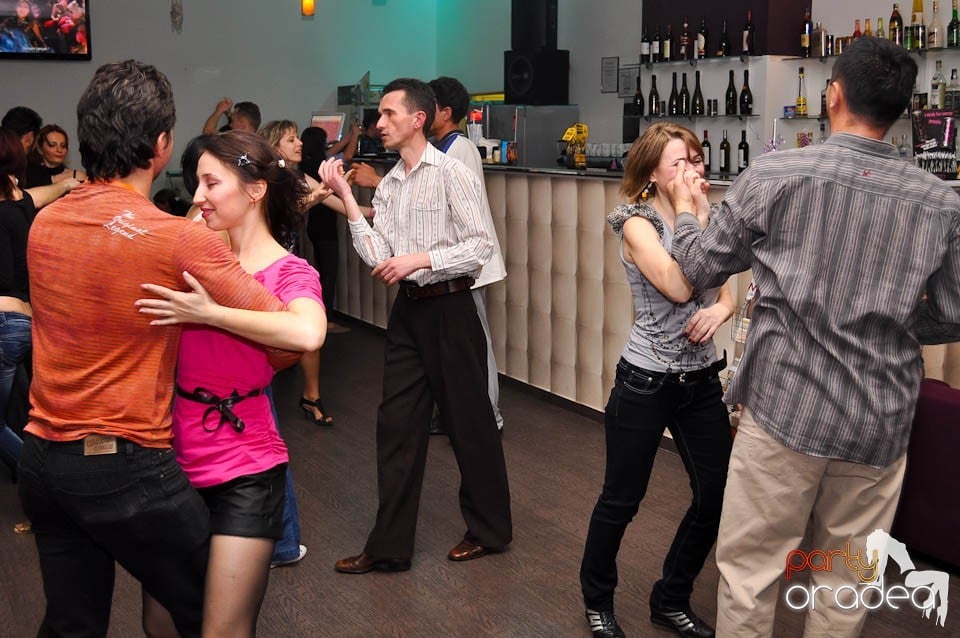 Seară de dans în Blondy's, 