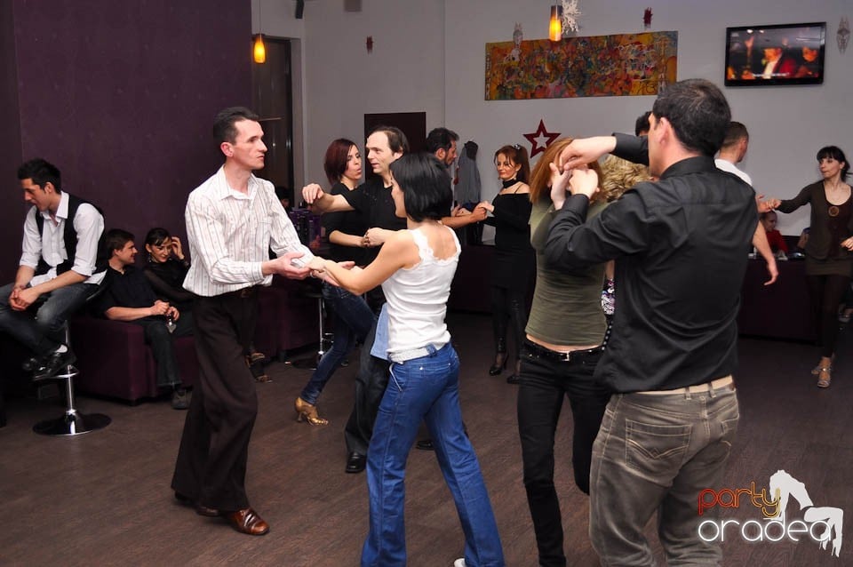 Seară de dans în Blondy's, 