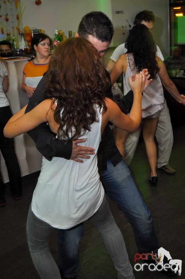 Seară de dans în Blondy's, 