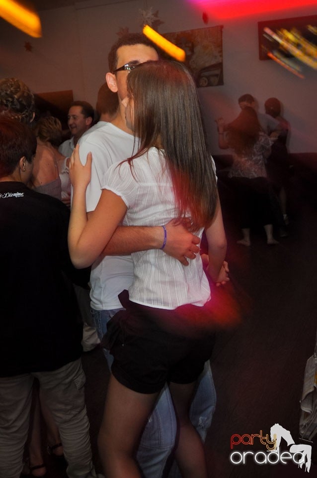 Seară de dans în Blondy's, 