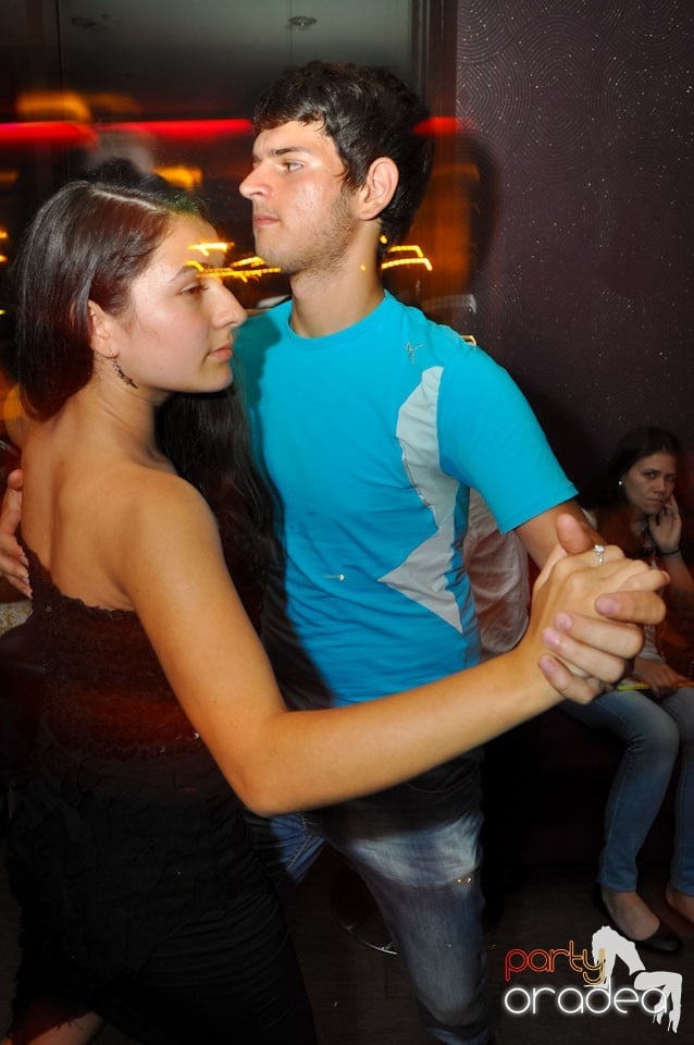 Seară de dans în Blondy's, 