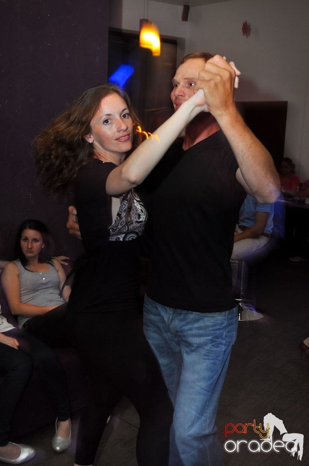 Seară de dans în Blondy's, 