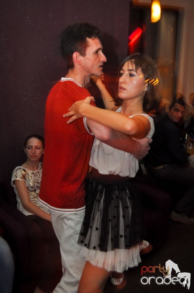 Seară de dans în Blondy's, 