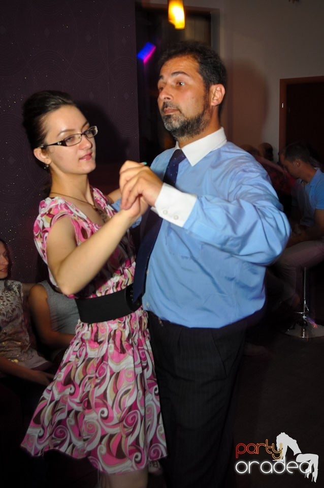 Seară de dans în Blondy's, 