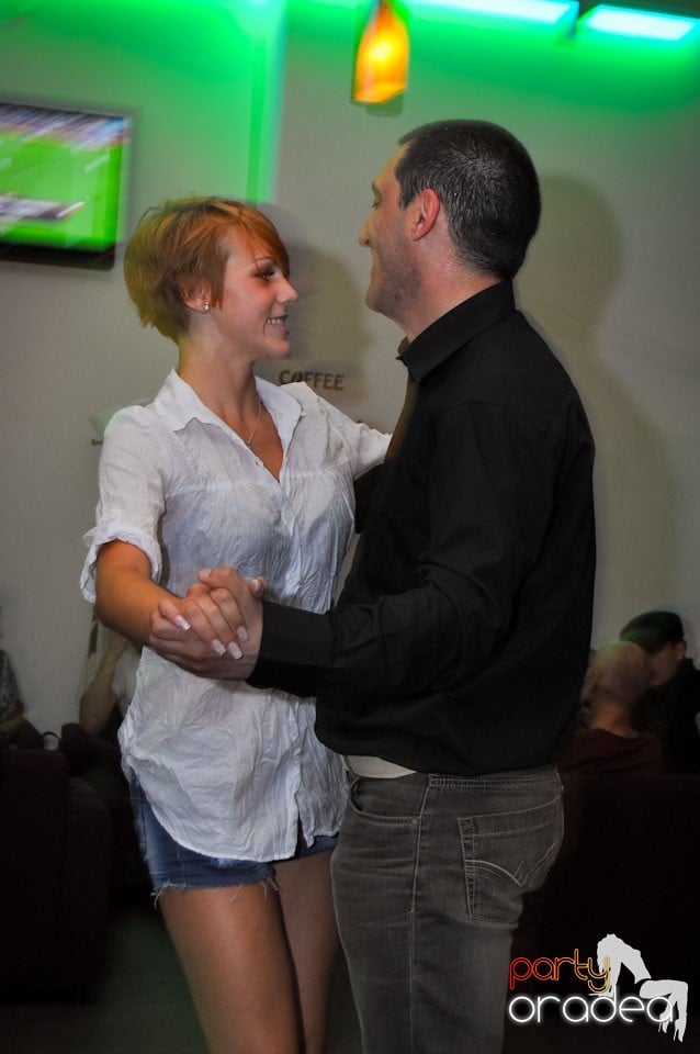 Seară de dans în Blondy's, 