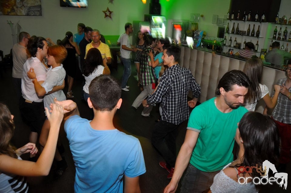 Seară de dans în Blondy's, 