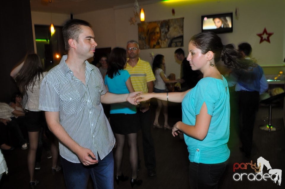 Seară de dans în Blondy's, 