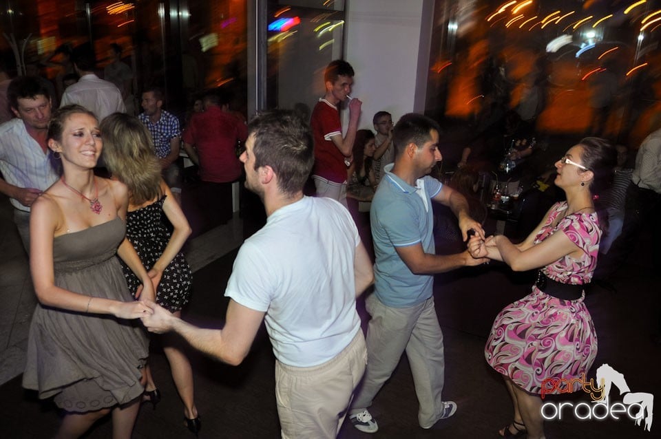 Seară de dans în Blondy's, 