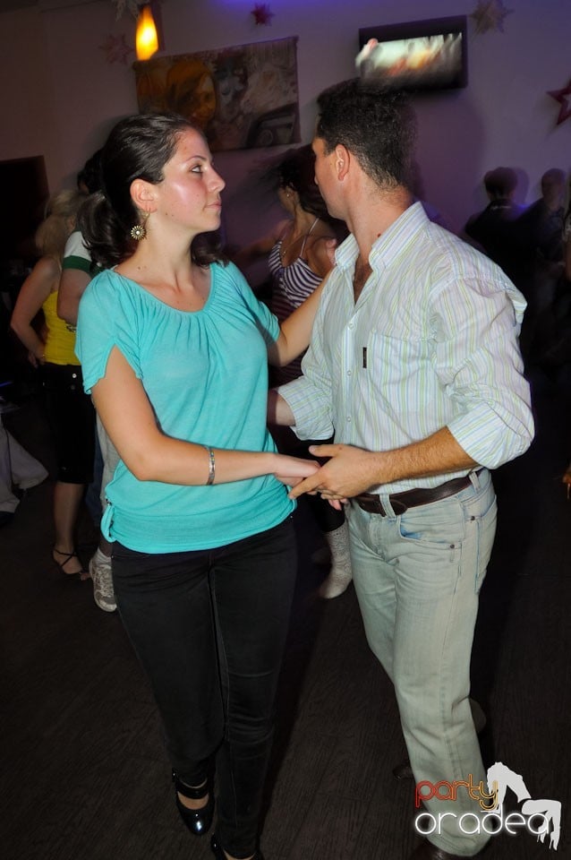 Seară de dans în Blondy's, 