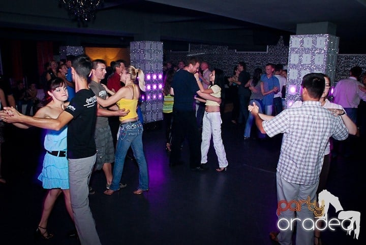 Seară de dans în Life Club, 