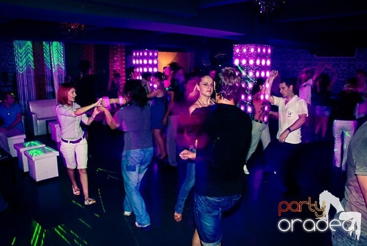 Seară de dans în Life Club, 