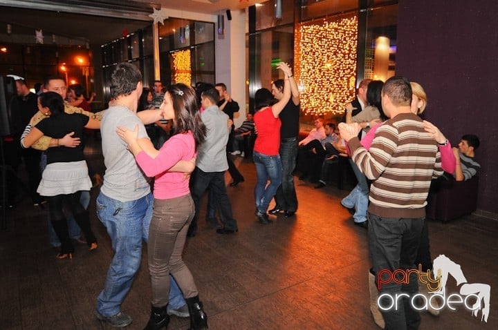 Seară de dans la Blondy's Art Cafe, 